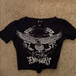 Cute cropped eagle shirt from Windsor.